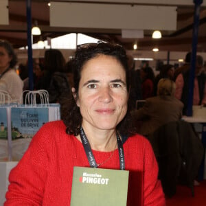 Mazarine Pingeot lors de la 41ème Foire du Livre de Brive dans La Halle Brassens, à Brive-la-Gaillarde, France, le 11 novembre 2023. © Jean-Marc-Lhomer/Bestimage 