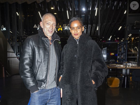 Vincent Cassel et sa compagne Narah Baptista - Célébrités assistent aux combats de MMA, Professional Fighters League Europe (PFL) à l'accord Arena de Bercy à Paris le 7 mars 2024. © Pierre Perusseau/Bestimage 