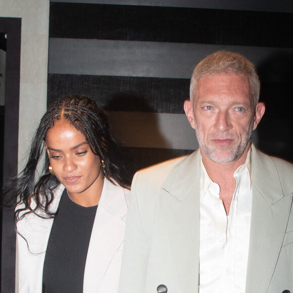 Vincent Cassel et sa compagne Narah Baptista à la sortie d'un dîner à l'hôtel "Costes" lors de la Fashion Week de Paris (PFW), le 18 janvier 2024. 