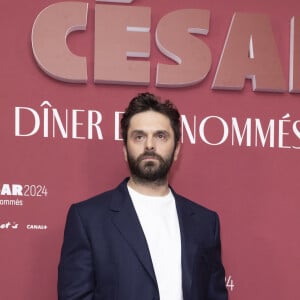 L'acteur vit d'ailleurs sur place une partie de l'année loin du tumulte parisien
Pio Marmaï au Photocall des participants au dîner des nommés des César 2024 au Fouquet's Paris le 5 février 2024. © Olivier Borde / Bestimage