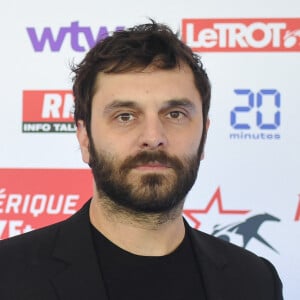 Pio Marmaï - Les célébrités assistent au Grand Prix d'Amérique 2023 à l'hippodrome de Vincennes, à Paris le 29 janvier 2023.