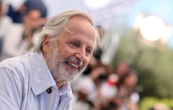 D'elle, Fabrice Luchini dira dans "TV Magazine" : "Elle est le regard absolu. Je sais le plaisir que j’en tire. On ne peut pas être mieux défendu que par une personne qui vous aime."
Fabrice Luchini - Photocall du film "Marcello Mio" (Compétition) lors du 77ème Festival International du Film de Cannes (14 - 25 mai 2024), le 22 mai 2024. © Jacovides / Moreau / Bestimage