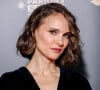 Natalie Portman a fait son apparition sur le tapis rouge de la cérémonie du Ballon d'or, tenue au Théâtre du Châtelet à Paris
Natalie Portman au photocall de la cérémonie du Ballon d'Or au théâtre du Châtelet à Paris, France. © Cyril Moreau/Bestimage 