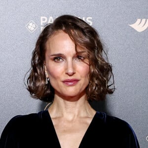 Passionnée de football et  supportrice du PSG, elle a expliqué son implication en tant que cofondatrice du club féminin Angel City aux États-Unis
Natalie Portman au photocall de la cérémonie du Ballon d'Or 2024 au théâtre du Châtelet à Paris, France, le 28 octobre 2024. © Cyril Moreau/Bestimage 