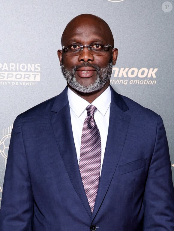 George Weah au photocall de la cérémonie du Ballon d'Or 2024 au théâtre du Châtelet à Paris, France, le 28 octobre 2024. © Cyril Moreau/Bestimage 