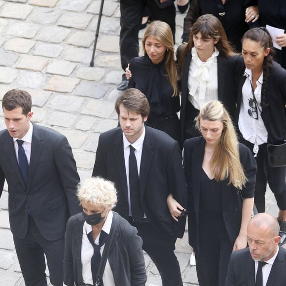 Muriel Belmondo, Victor, Alessandro avec sa compagne Meline, Stella, Annabelle lors de la cérémonie d'hommage national à Jean-Paul Belmondo à l'Hôtel des Invalides à Paris, France, le 9 septembre 2021. © Dominique Jacovides/Bestimage 