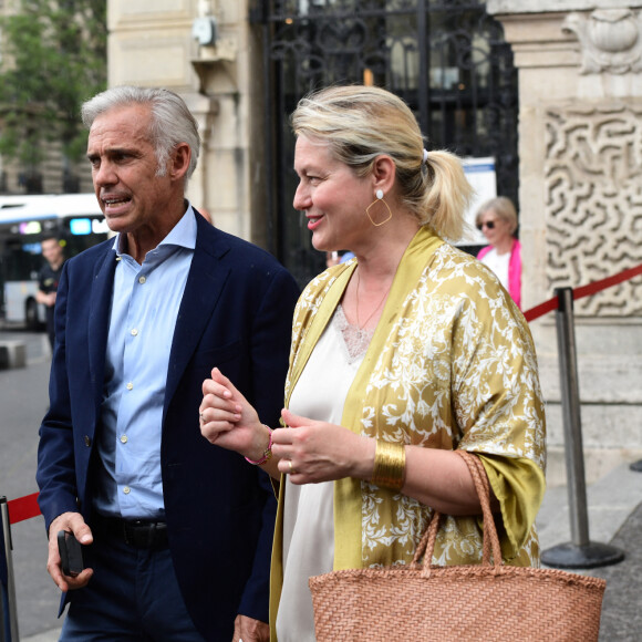 Paul Belmondo et son ex-femme Luana - Mariage de Claude Lelouch à la mairie du 18ème à Paris. Le 17 juin 2023