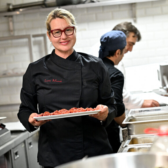 Exclusif - Luana Belmondo, la célèbre cheffe romaine, prend les commandes de la cuisine de Gioia, la célèbre table tropézino-italienne située à Saint-Tropez dont Jean-Roch est le propriétaire. Ici, elle est au restaurant où elle viendra une fois par mois superviser sa brigade.