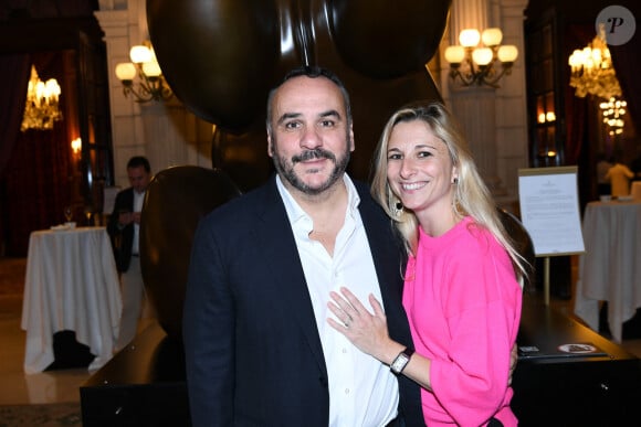 François-Xavier Demaison et sa femme Anaïs Tihay qui ont eux aussi investi la région !
Exclusif - François-Xavier Demaison et sa femme Anaïs Tihay à l'exposition "Douceur animale" de Michel Bassompierre à l'InterContinental Paris - Le Grand le 17 septembre 2024. © Rachid Bellak / Bestimage 