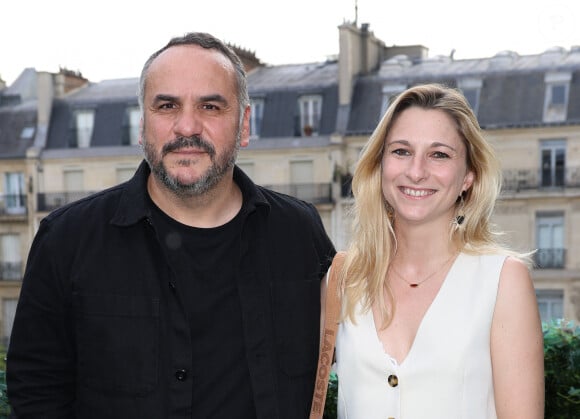 Exclusif - François-Xavier Demaison et sa femme Anaïs Tihay - Inauguration du Rooftop "Le Marta - Jardin suspendu" au sommet de l'hôtel Barrière Fouquet's à Paris le 26 juin 2024. © Coadic Guirec / Bestimage 