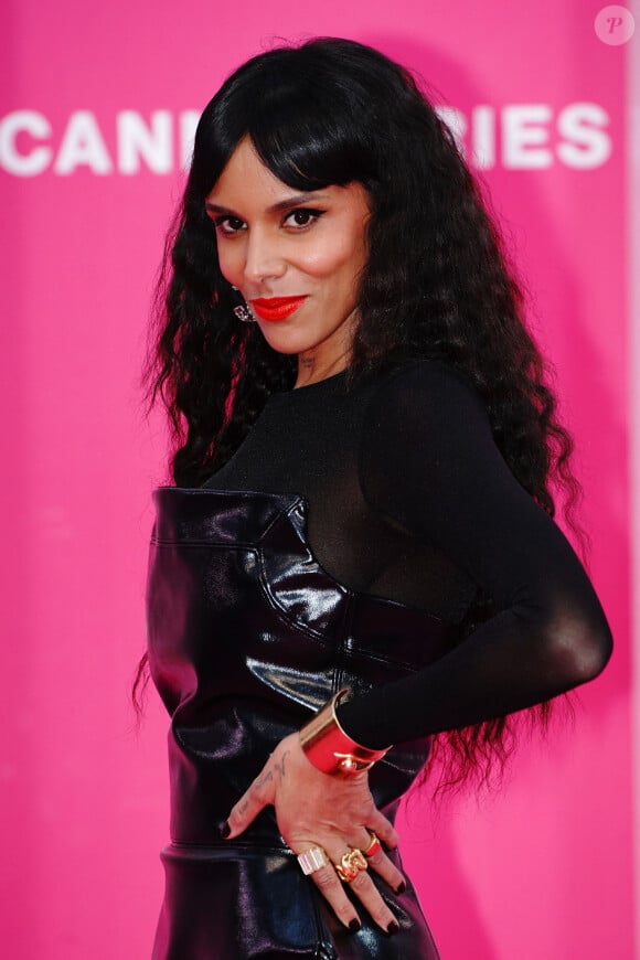 Shy'm (Tamara Marthe) - Photocall lors de la 5ème saison du festival International des Séries "Canneseries" à Cannes le 4 avril 2022. © Norbert Scanella / Panoramic / Bestimage 