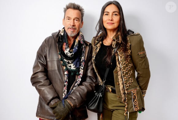 C'est d'ailleurs la raison pour laquelle ils se sont mis à voyager autant.
Florent Pagny et sa femme Azucena au défilé Stella McCartney prêt-à-porter automne-hiver 2023/2024 lors de la Fashion Week de Paris (PFW) le 6 mars 2023. 