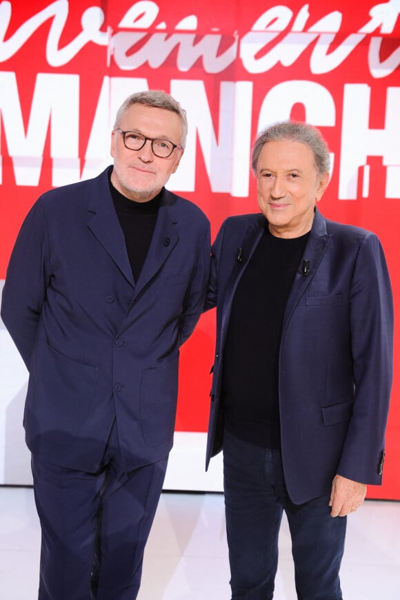 Exclusif - Laurent Ruquier et Michel Drucker - Enregistrement de l'émission "Vivement Dimanche" au Studio Gabriel à Paris, France, le 1er octobre 2024, présentée par M.Drucker et diffusée le 3 novembre sur France 3. © Guillaume Gaffiot/Bestimage