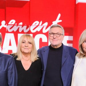 Michèle Bernier, Julie Leclerc et Maryse Gildas sont également de la partie.
Exclusif - Emmanuel Chaunu, Joyce Jonathan, Michel Drucker, Julie Leclerc, Laurent Ruquier, Maryse Gildas, Michele Bernier et Karina Marimon - Enregistrement de l'émission "Vivement Dimanche" au Studio Gabriel à Paris, France, le 1er octobre 2024, présentée par M.Drucker et diffusée le 3 novembre sur France 3. © Guillaume Gaffiot/Bestimage