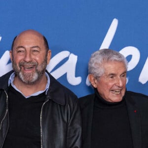 L'acteur est venu soutenir le film de son ami Claude Lelouch
Elza Zylberstein Kad Merad, Claude Lelouch et Barbara Pravi - Avant-première du film "Finalement" de C. Lelouch qui fête son 87ème anniversaire au Grand Rex à Paris le 30 octobre 2024. © Pierre Perusseau/Bestimage