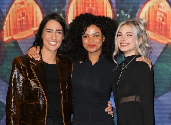 Nesrine Slaoui, Alexane Najchaus, guest - Avant-première de la série "Loups Garous" au Grand Rex à Paris. Le 2 octobre 2024 © Coadic Guirec / Bestimage  