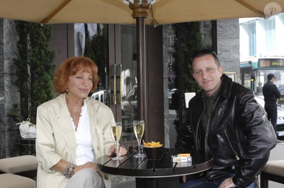 Son fils est aujourd'hui allé la rejoindre dans un monde meilleur
Archives - La comedienne Maria Pacome et son fils François-Pierre a Paris le 11 Septembre 2007. © Patrick Carpentier / Bestimage