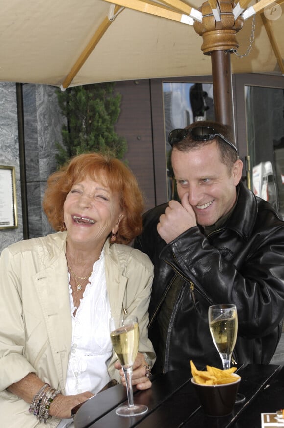 Archives - La comedienne Maria Pacome et son fils François-Pierre a Paris le 11 Septembre 2007. © Patrick Carpentier / Bestimage 