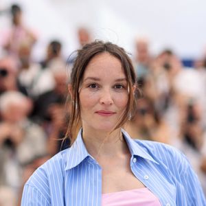 Face à nos confrères de Madame Figaro, Anaïs Demoustier a évoqué sa maternité et la culpabilité qu'elle ressentait vis-à-vis de sa fille lors de ses absences.
Anaïs Demoustier (enceinte) - Photocall du film "Le comte de Monte Cristo" (Hors Compétition) lors du 77ème Festival International du Film de Cannes