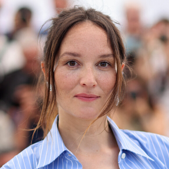 Face à nos confrères de Madame Figaro, Anaïs Demoustier a évoqué sa maternité et la culpabilité qu'elle ressentait vis-à-vis de sa fille lors de ses absences.
Anaïs Demoustier (enceinte) - Photocall du film "Le comte de Monte Cristo" (Hors Compétition) lors du 77ème Festival International du Film de Cannes