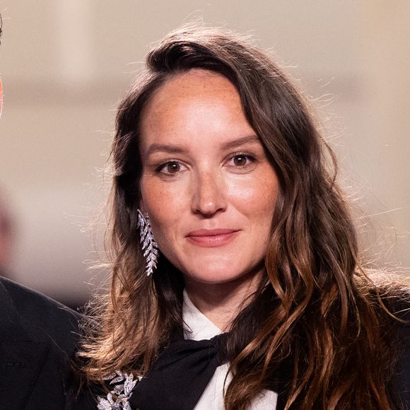 "J'ai toujours peur de ne pas être assez présente pour ma fille. Pourtant, comme je ne tourne en moyenne que deux films par an, je passe énormément de temps avec elle"
Anaïs Demoustier (enceinte) - Descente des marches du film " Le comte de Monte-Cristo " lors du 77ème Festival International du Film de Cannes, au Palais des Festivals à Cannes. Le 22 mai 2024 © Jacovides-Moreau / Bestimage 