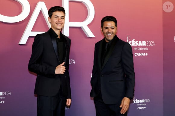 Après s'être fièrement rendu au Maroc avec le couple Macron pour une visite d'Etat, Jamel Debbouze est de retour dans la capitale et il était accompagné de son fils 
Jamel Debbouze et son fils Léon - Photocall des lauréats (press room) lors de la 49ème édition de la cérémonie des César à l'Olympia à Paris © Dominique Jacovides / Olivier Borde / Bestimage