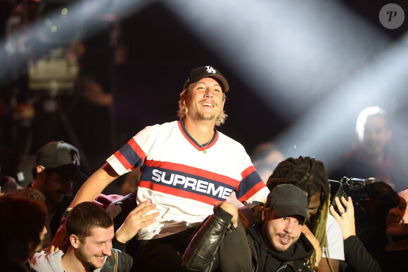 Nekfeu - Victoire de l'album de Musiques Urbaines avec "Feu" - Cérémonie des 31 èmes Victoires de la Musique au Zénith de Paris le 12 février 2016 © Guirec Coadic / Bestimage