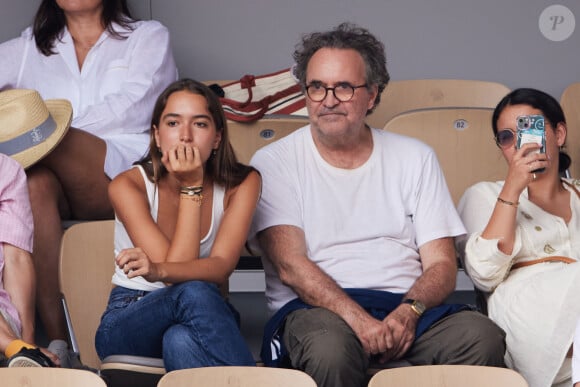 Grégoire Bonnet et sa fille Églantine - Célébrités en tribunes des Internationaux de France de tennis de Roland Garros 2023 à Paris le 11 juin 2023. © Jacovides-Moreau/Bestimage