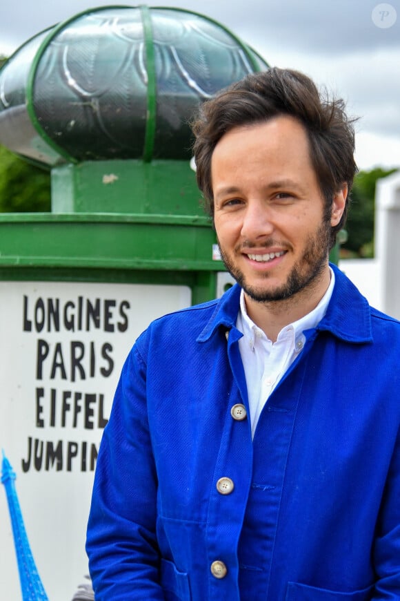 Il s'agit d'une autre femme très chère à son coeur
Le chanteur Vianney à la reconnaissance du prix Barnes lors de la 10ème édition du "Longines Paris Eiffel Jumping" à la Plaine de Jeux de Bagatelle à Paris, France, le 22 juin 2024. © Perusseau-Veeren/Bestimage 