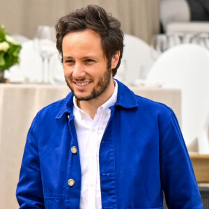 Le chanteur Vianney à la reconnaissance du prix Barnes lors de la 10ème édition du "Longines Paris Eiffel Jumping" à la Plaine de Jeux de Bagatelle à Paris, France, le 22 juin 2024. © Perusseau-Veeren/Bestimage