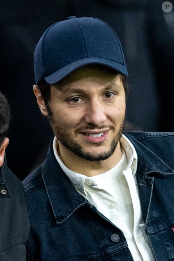 Une idée ?
Vianney - People dans les tribunes du match de Ligue 1 Uber Eats "PSG-Lille" (3-1) au Parc des Princes à Paris. © Cyril Moreau/Bestimage