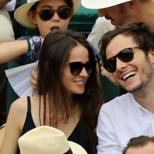 Vianney et sa compagne Catherine Robert dans les tribunes des Internationaux de France de Tennis de Roland Garros à Paris, le 10 juin 2018. © Jacovides/Moreau/Bestimage