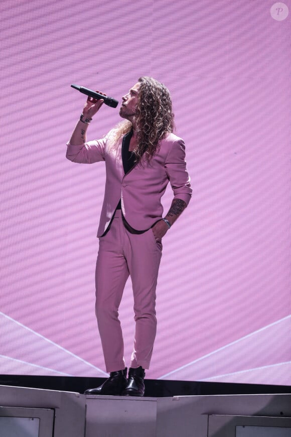 Exclusif - Julien Doré est en concert au Zenith Arena à Lille le 10 décembre 2022. © Stéphane Vansteenkiste / Bestimage