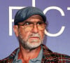 Une façon pour Éric Cantona de montrer de dire que pour lui l'arrivée au pouvoir des républicains ou des démocrates ne changera pas grand-chose au résultat

Eric Cantona - Photocall du film en compétition "Murder Club" lors de la 26ème Edition du Festival de la Fiction de La Rochelle. Le 11 septembre 2024 © Patrick Bernard / Bestimage