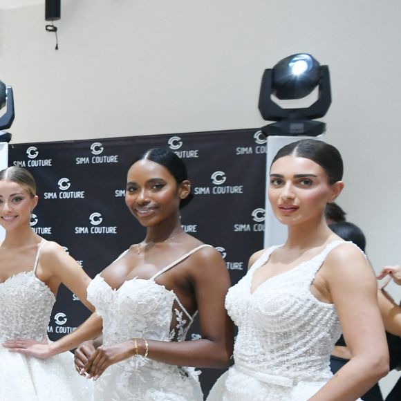 Exclusif - La créatrice Nazli Mendes, Diane Leyre (miss France 2022), Silva Erkoc - Défilé de mode "Sima Couture" à Enghien le 5 novembre 2024. © Rachid Bellak/Bestimage