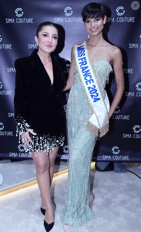 Exclusif - La créatrice Nazli Mendes, Eve Gilles (Miss France 2024) - Défilé de mode "Sima Couture" à Enghien le 5 novembre 2024. © Rachid Bellak/Bestimage