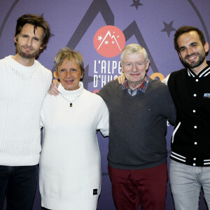 Situé dans une commune de 1300 habitants
Philippe Lacheau avec ses parents Huguette et Gérard, et son frère Pierre - 22ème Festival International du Film de Comédie de l'Alpe d'Huez, le 18 janvier 2019. © Dominique Jacovides/Bestimage