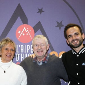 Philippe Lacheau avec ses parents Huguette et Gérard, et son frère Pierre - 22ème Festival International du Film de Comédie de l'Alpe d'Huez, le 18 janvier 2019. © Dominique Jacovides/Bestimage 