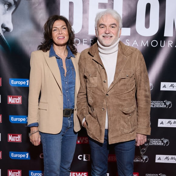 Bouleversé par la disparition de son papa, l'animateur de l'émission L'Heure des pros est allé assister au concert philarmonique Delon : Le dernier Samouraï organisé au Palais des Congrès de Paris..
Exclusif - Pascal Praud et sa compagne Catherine Bancarel au photocall de la soirée Ciné-concert symphonique "Alain Delon, le dernier Samouraï" au Palais des congrès à Paris