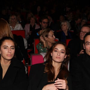 Exclusif - Anthony Delon et ses filles Loup et Liv lors de la soirée hommage Ciné-concert symphonique "Alain Delon, le dernier Samouraï" au palais des congrès à Paris le 8 novembre 2024 le jour de son anniversaire.