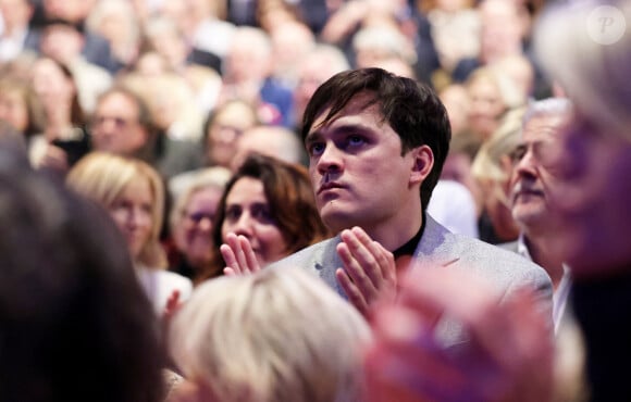 Exclusif - Alain-Fabien Delon lors de la soirée hommage Ciné-concert symphonique "Alain Delon, le dernier Samouraï" au palais des congrès à Paris le 8 novembre 2024 le jour de son anniversaire. Pour cette soirée, le chef d'orchestre Vahan Mardirossian a dirigé l'orchestre symphonique de Douai. © Jacovides / Moreau / Bestimage 