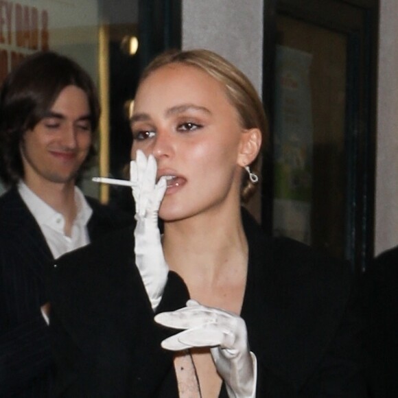 Côté vie privée, elle fréquente une musicienne depuis de longs mois
Lily-Rose Depp au sein du El Rey Theater de Los Angeles pour soutenir sa compagne 070 Shake durant son concert.