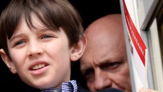 Raphaël Elmaleh bientôt 11 ans : le fils de Gad et de Charlotte Casiraghi, garçon responsable avec sa grand-mère Caroline de Monaco