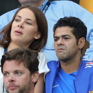 Des enfants épanouis sous le regard bienveillant et prudents de leurs célèbres parents
Jamel Debbouze et sa femme Mélissa Theuriau - People au match de la finale de l'Euro 2016 Portugal-France au Stade de France à Saint-Denis le 10 juillet 2016. © Cyril Moreau / Bestimage