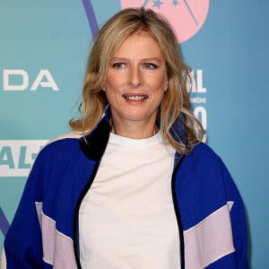 Karin Viard déchainée 
Karin Viard au photocall des arrivées de la cérémonie de clôture du 27ème Festival International du Film de Comédie de l'Alpe d'Huez, France. © Dominique Jacovides/Bestimage