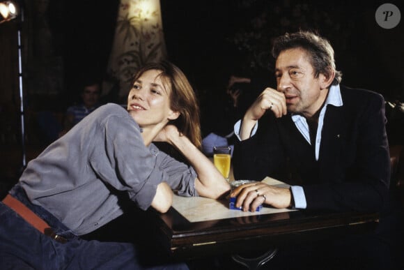 Et Jane Birkin avait une place toute particulière. Ils sont nombreux et nombreuses à lui rappeler. 
En France, à Paris, Serge GAINSBOURG et Jane BIRKIN en juin 1985. © Michel Croizard via Bestimage