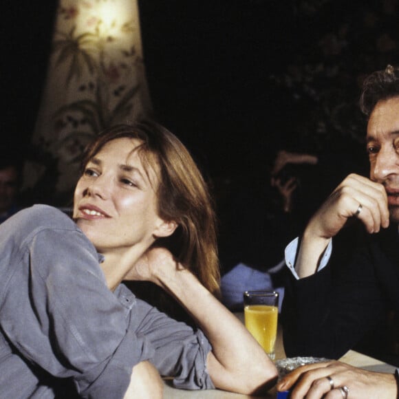 Et Jane Birkin avait une place toute particulière. Ils sont nombreux et nombreuses à lui rappeler. 
En France, à Paris, Serge GAINSBOURG et Jane BIRKIN en juin 1985. © Michel Croizard via Bestimage