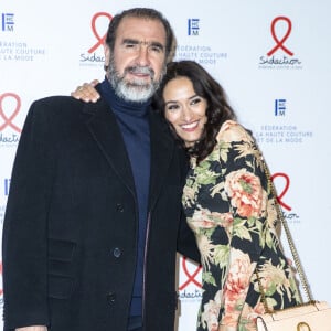 Leur choix de quitter la France pour le 7e pays le plus pacifique expliqué
Eric Cantona et sa femme Rachida Brakni lors du photocall de la 18ème édition du "Dîner de la mode du Sidaction" au Pavillon Cambon Capucines - Potel et Chabot à Paris, France, le 23 janvier 2020. © Olivier Borde/Bestimage