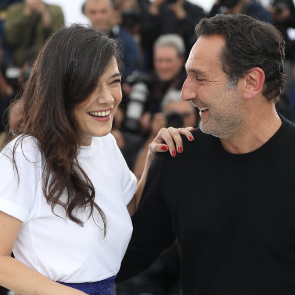 Mélanie Doutey et Gilles Lellouche - Photocall du film "Le grand bain" au 71ème Festival International du Film de Cannes, le 13 mai 2018. © Borde / Jacovides / Moreau / Bestimage