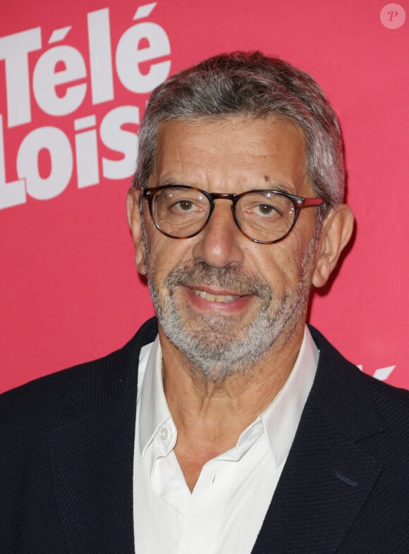 Michel Cymes - Photocall de la soirée "Télé Loisirs Awards 2024" aux Jardins du Pont-Neuf à Paris le 23 septembre 2024. © Coadic Guirec/Bestimage